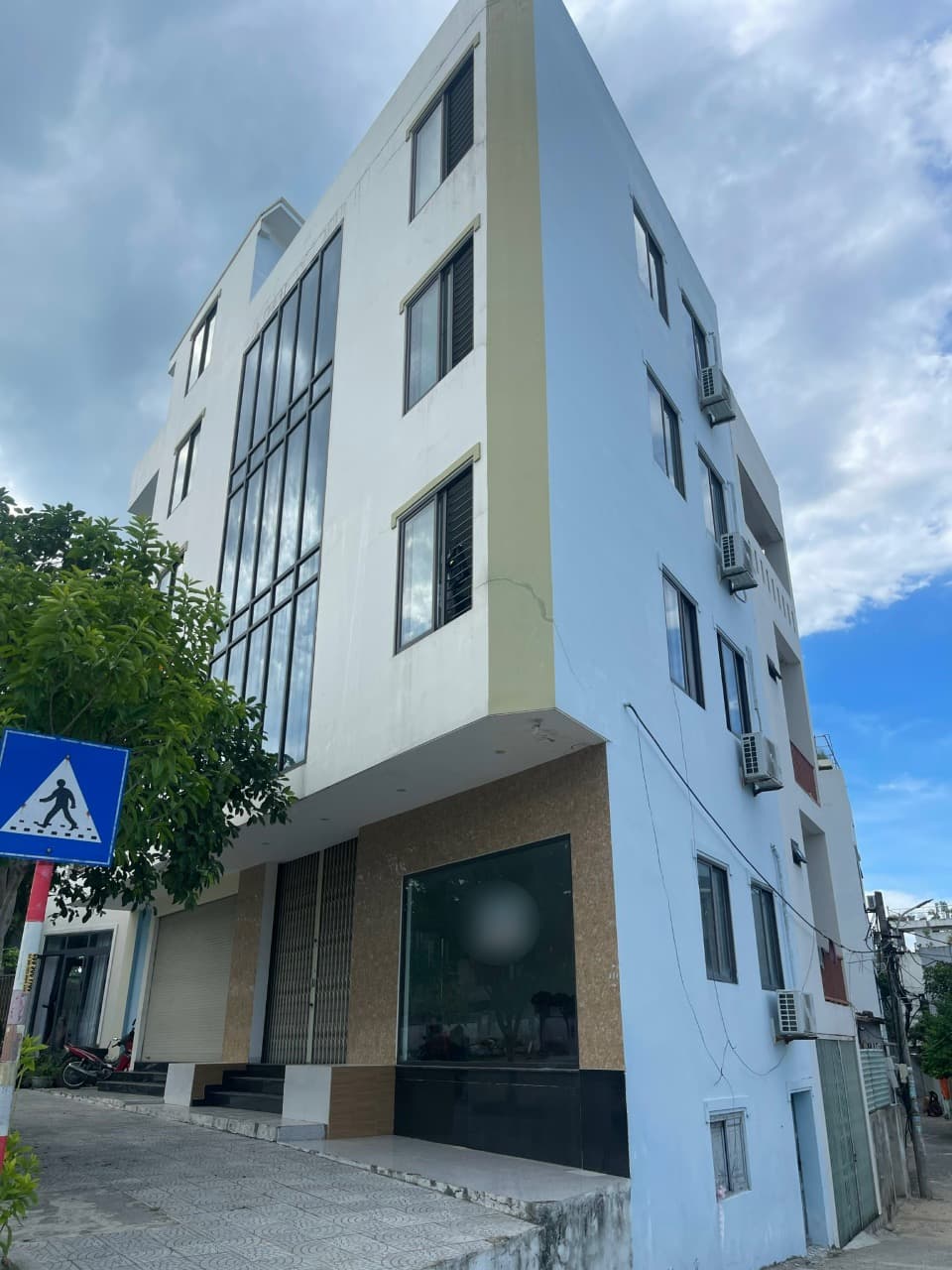 Nhà nguyên căn Phó Đức Chính Phó Đức Chính, diện tích hơn 30m2, phù hợp kinh doanh