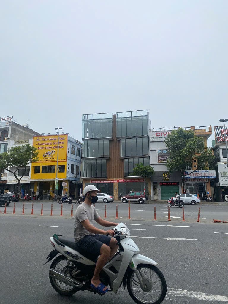 Nhà 4 tầng diện tích 600m2 tại Điện Biên Phủ
