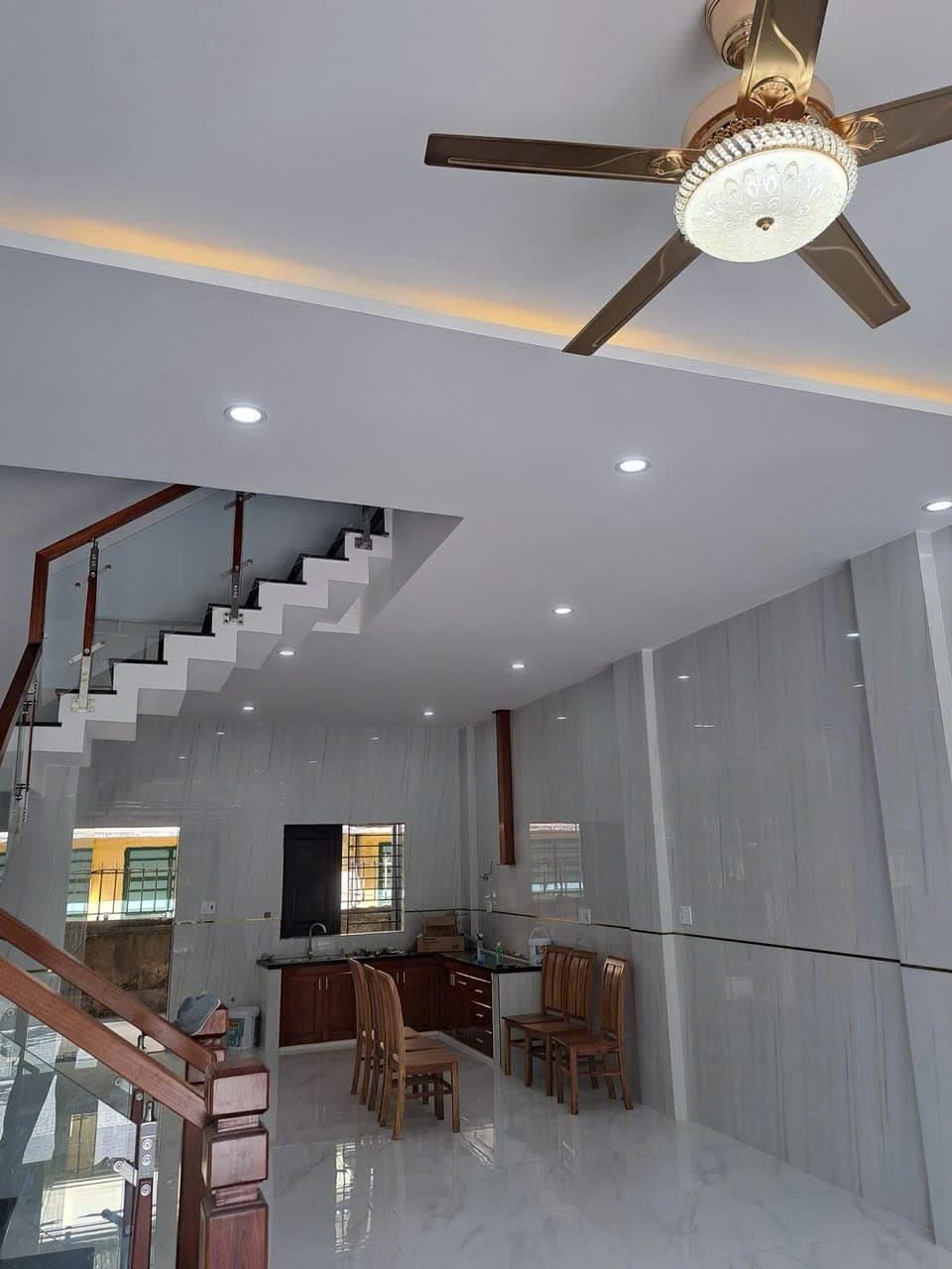 Nhà nguyên căn 3 tầng đường Hồ Quý Ly, phù hợp kinh doanh sạch sẽ - Ảnh 3