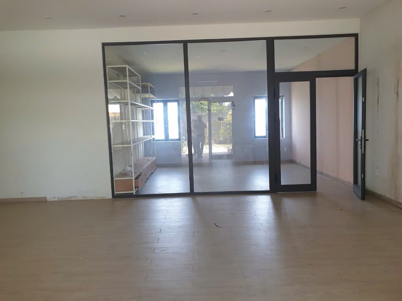 Kho và văn phòng 300m2 tại Nguyễn Hữu An, Sơn Trà, có điều hòa