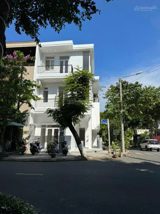 Nhà nguyên căn 3 tầng đường Đinh Đạt, diện tích 110m², phù hợp để ở hoặc kinh doanh