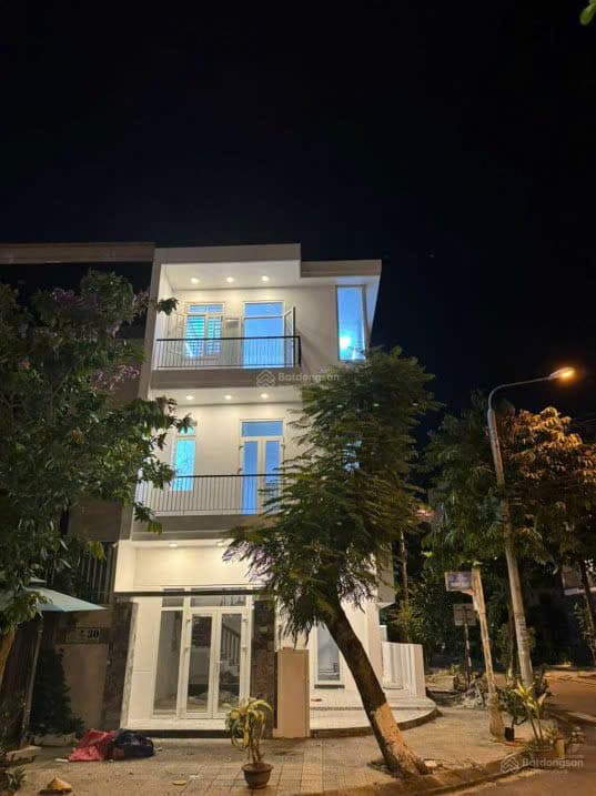 Nhà nguyên căn 3 tầng đường Đinh Đạt, diện tích 110m², phù hợp để ở hoặc kinh doanh - Ảnh 3