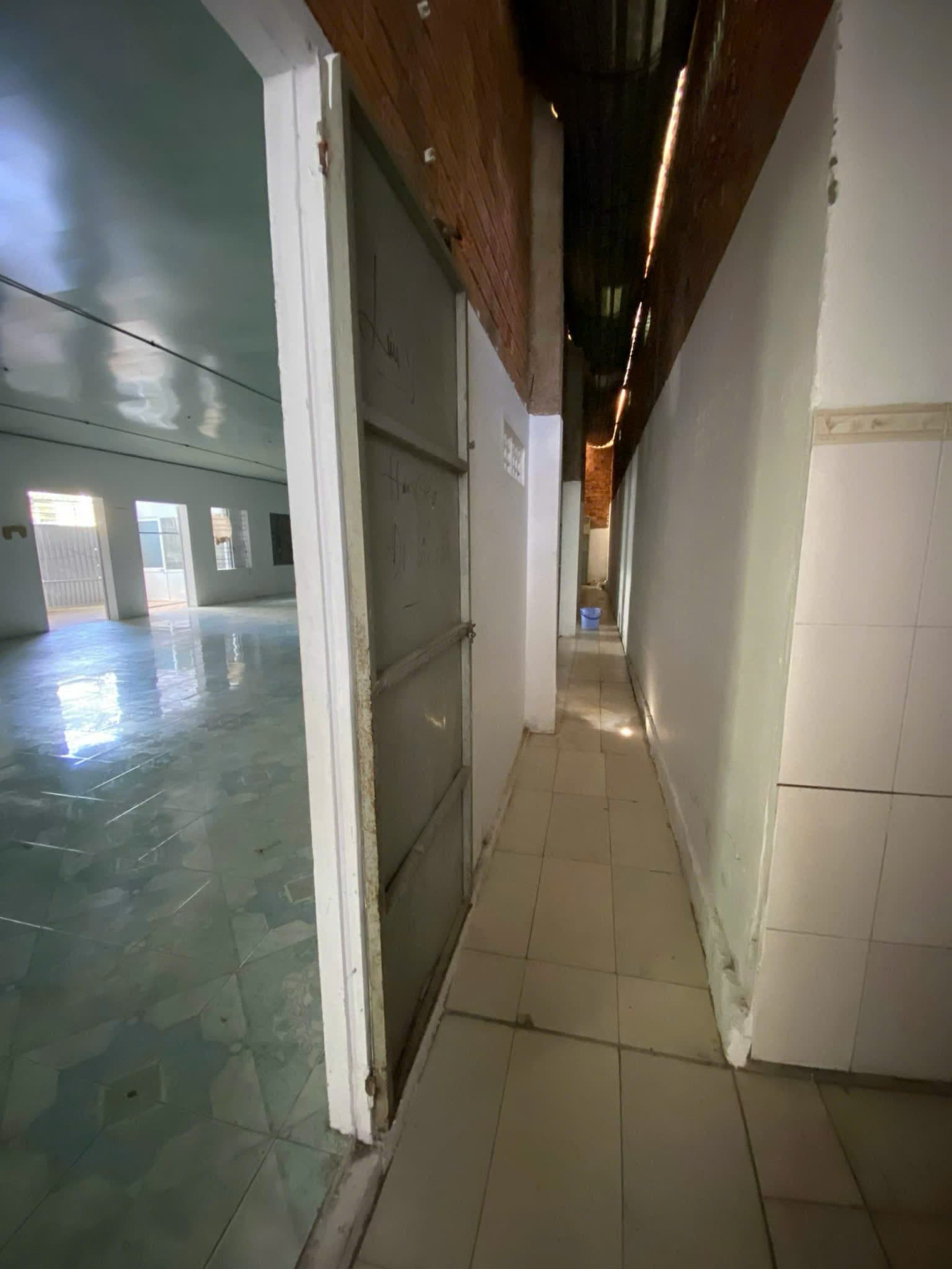 Mặt bằng kinh doanh 300m2 tại Tôn Đản, có khu đậu xe máy riêng - Ảnh 7