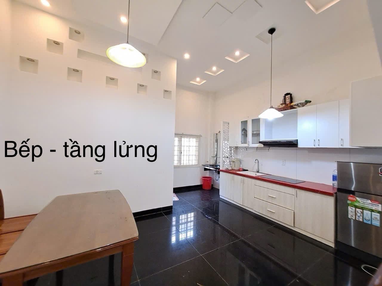 Nhà nguyên căn 3 tầng có sân rộng phù hợp kinh doanh sạch sẽ - Ảnh 5