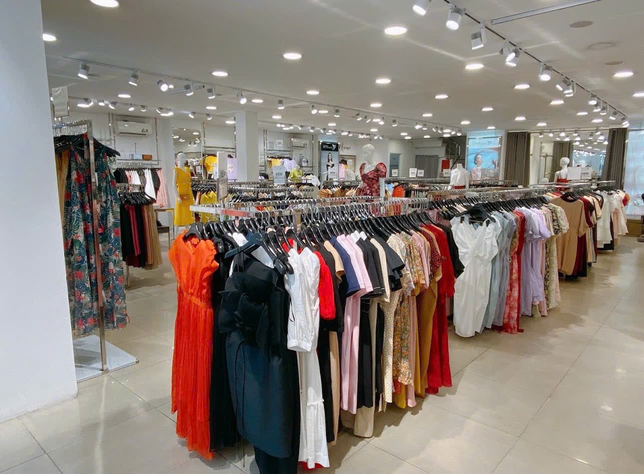 Nhà mặt tiền 2,5 tầng gần Nguyễn Văn Linh - Ảnh 2