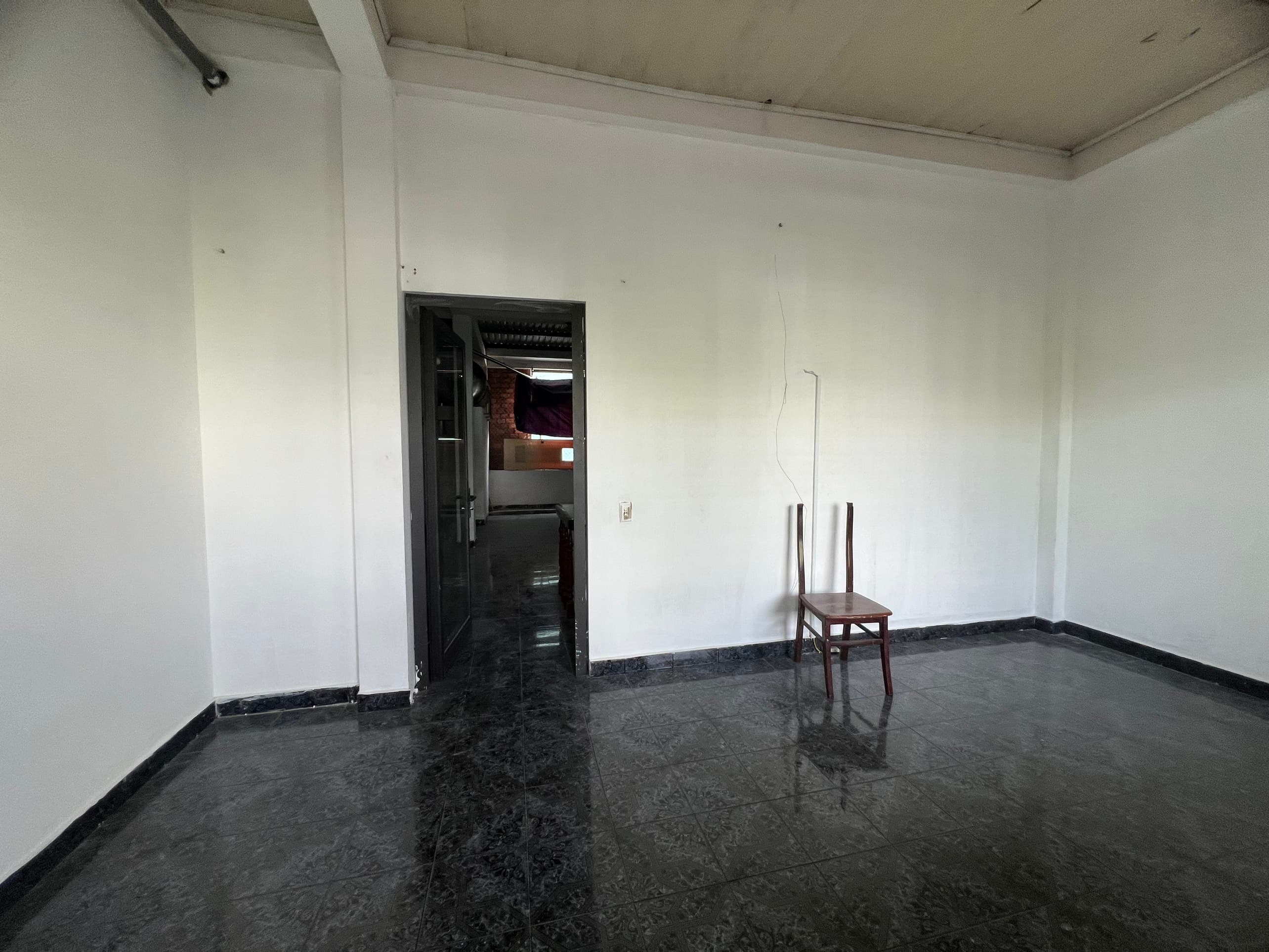 Nhà nguyên căn 3 tầng đường Duy Tân  - Ảnh 5