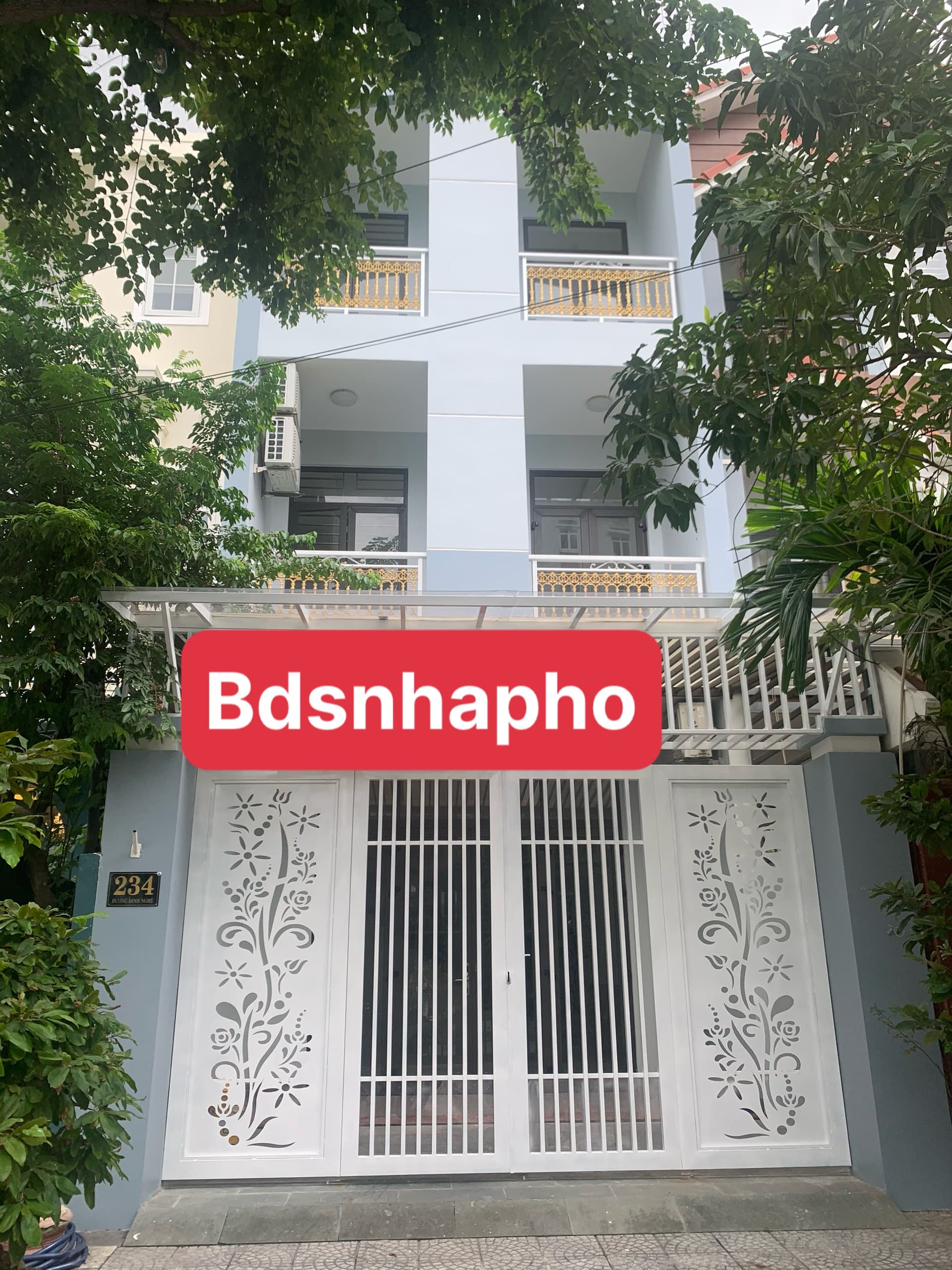 Nhà 3 tầng diện tích 100m2 tại Dương Đình Nghệ, phù hợp kinh doanh spa Hàn Quốc