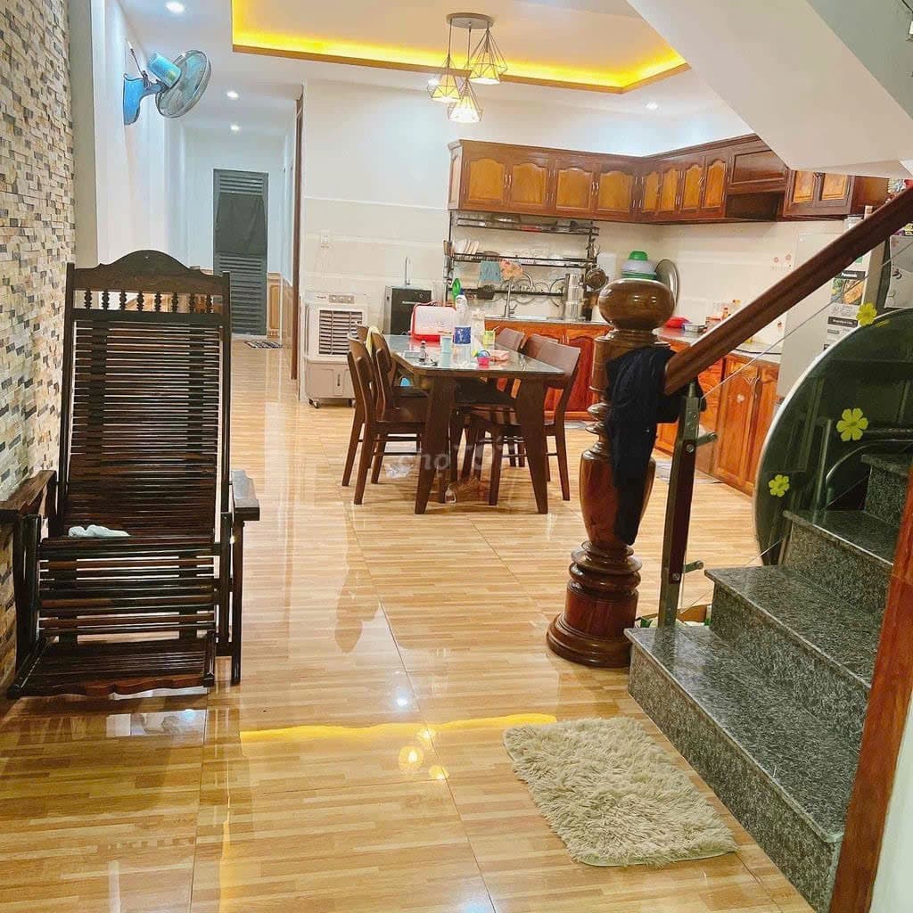 NGUYÊN CĂN 3 TẦNG ĐƯỜNG BÌNH HÒA 10 - CẨM LỆ. PHÙ HỢP THUÊ ĐỂ Ở 