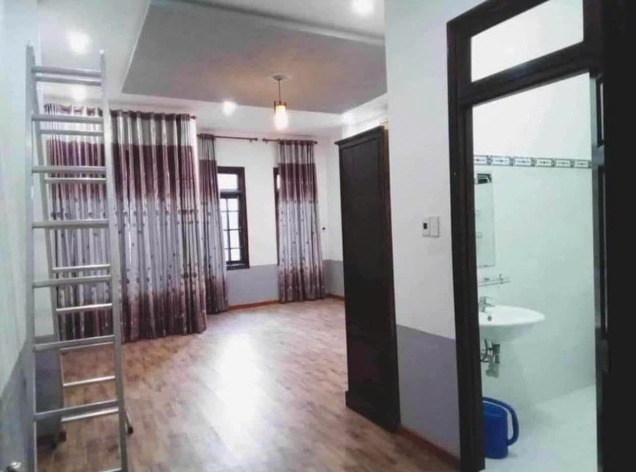 Nhà mặt tiền 3 tầng đường Thi Sách 80m2 phù hợp ở và làm văn phòng, spa, kinh doanh