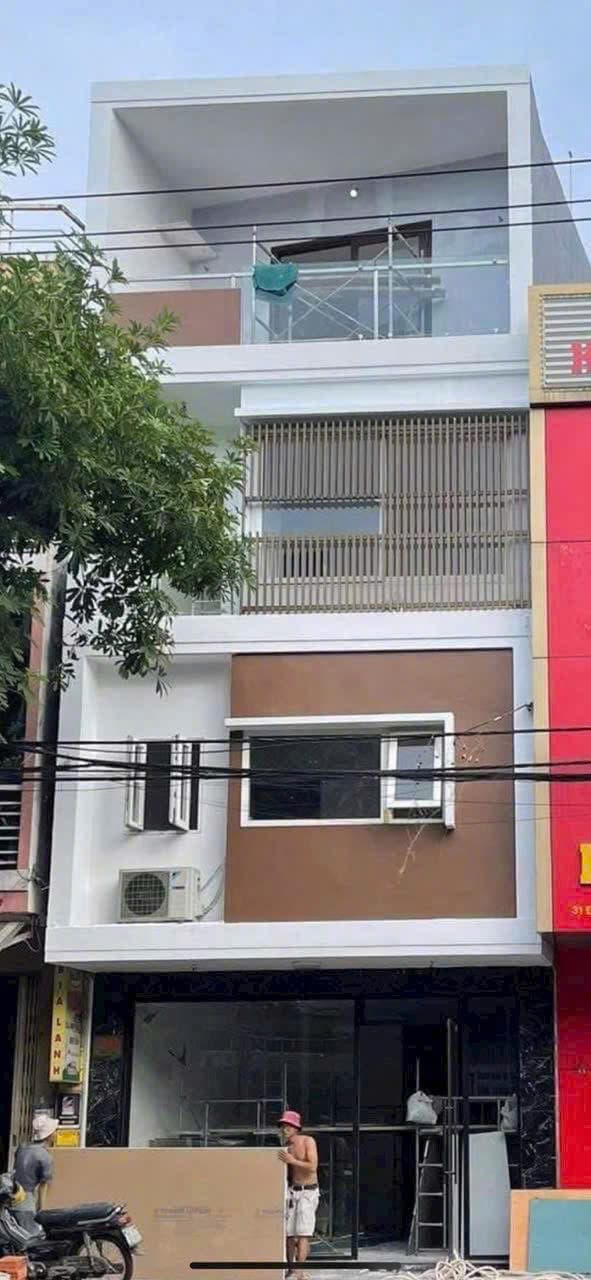 Nhà nguyên căn 3 tầng rưỡi tại Đống Đa, diện tích 45m², phù hợp kinh doanh