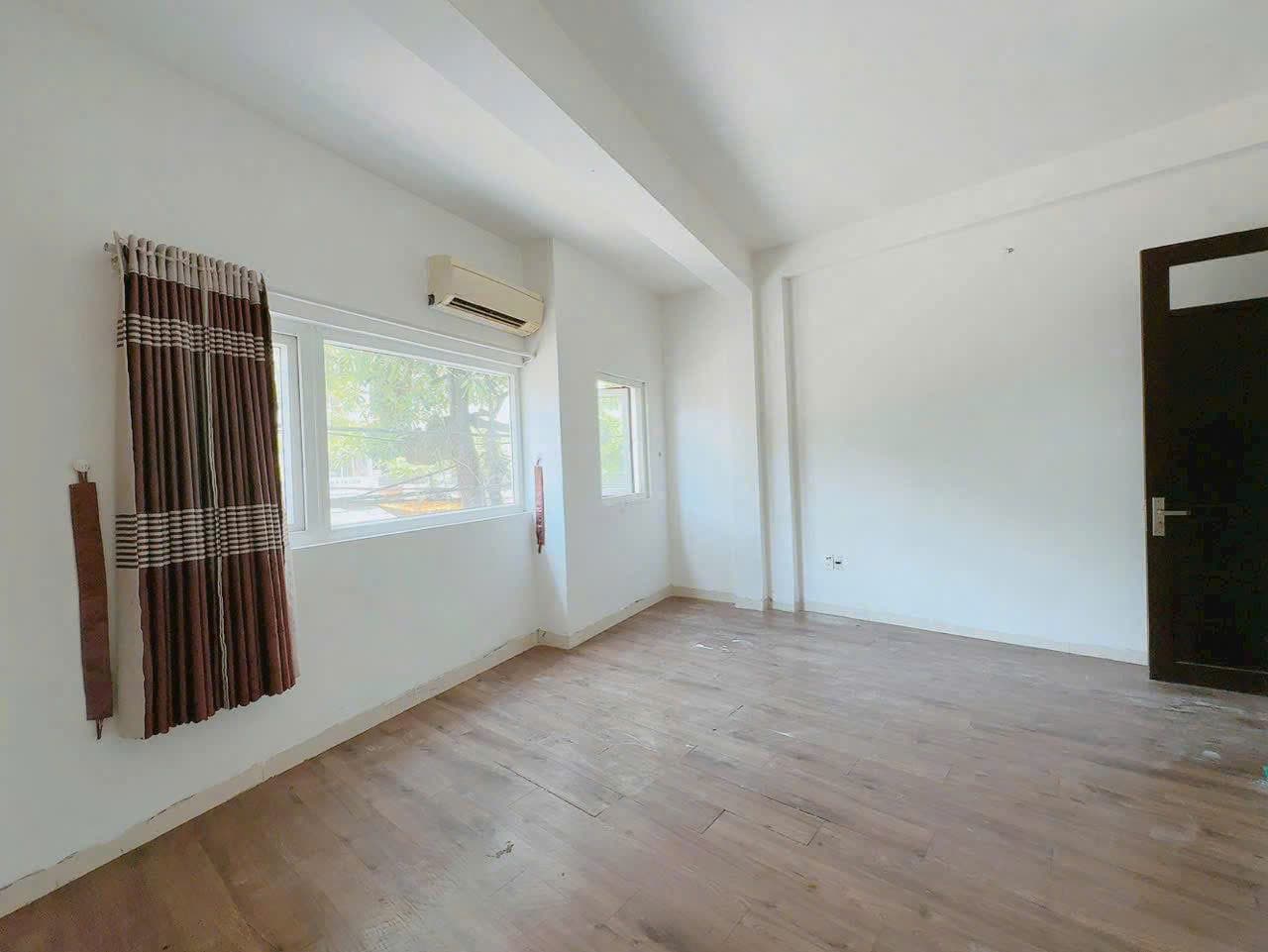 Nhà nguyên căn 3 tầng rưỡi tại Đống Đa, diện tích 45m², phù hợp kinh doanh - Ảnh 2