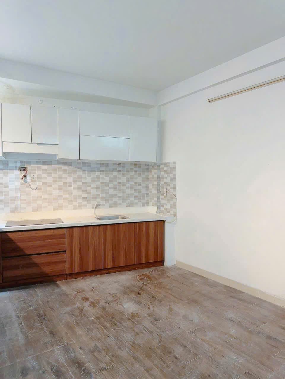 Nhà nguyên căn 3 tầng rưỡi tại Đống Đa, diện tích 45m², phù hợp kinh doanh - Ảnh 3