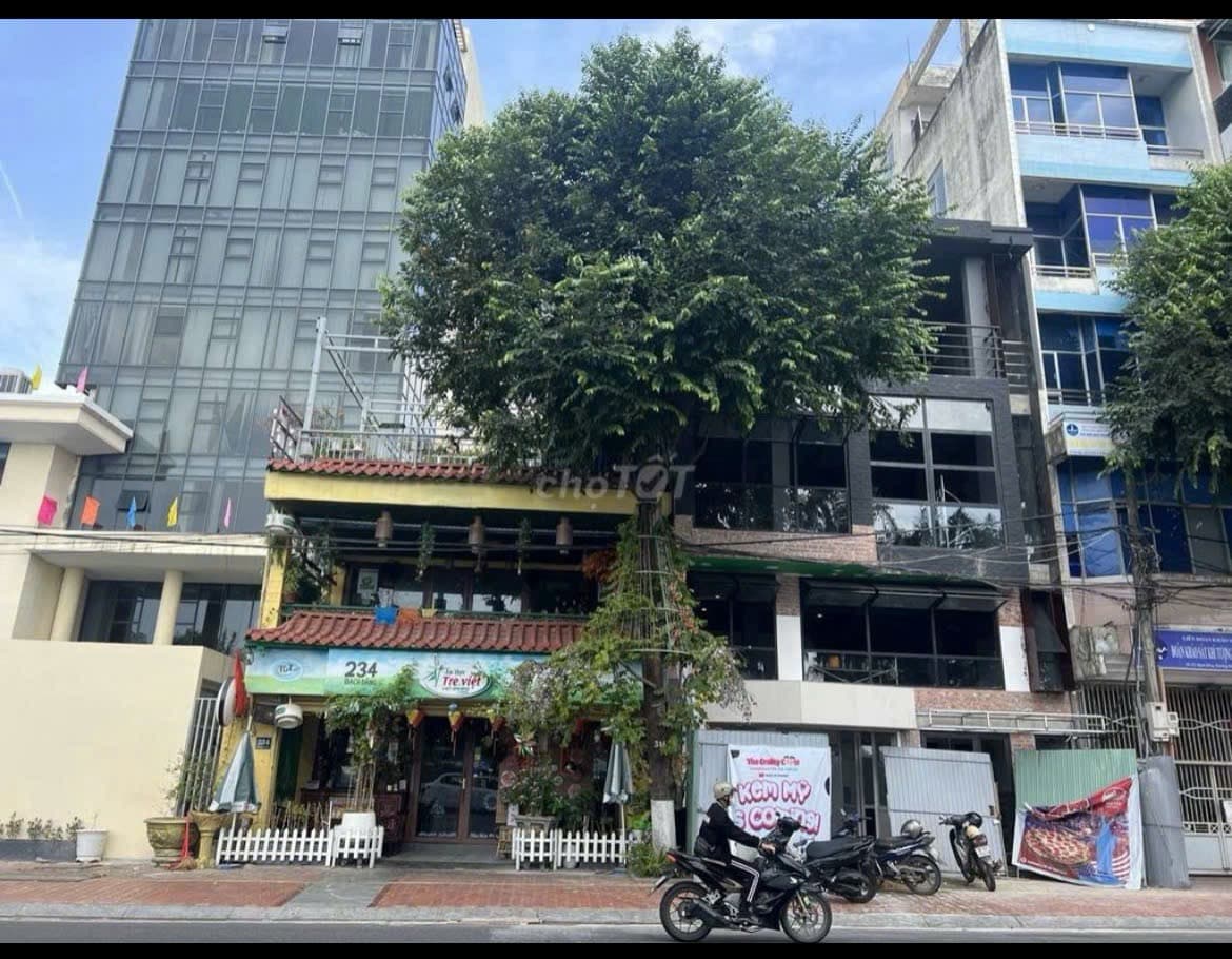 Nhà nguyên căn 2 tầng đường Bạch Đằng, quận Hải Châu, diện tích rộng, phù hợp kinh doanh