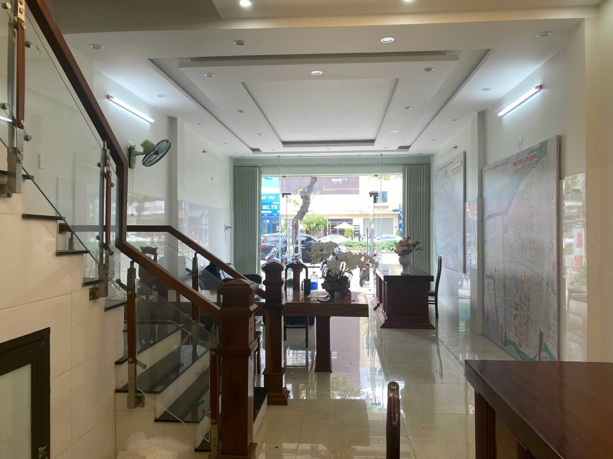 Nhà nguyên căn 3 tầng đường Nguyễn Phước Lan, diện tích 5x20m, phù hợp ở và kinh doanh