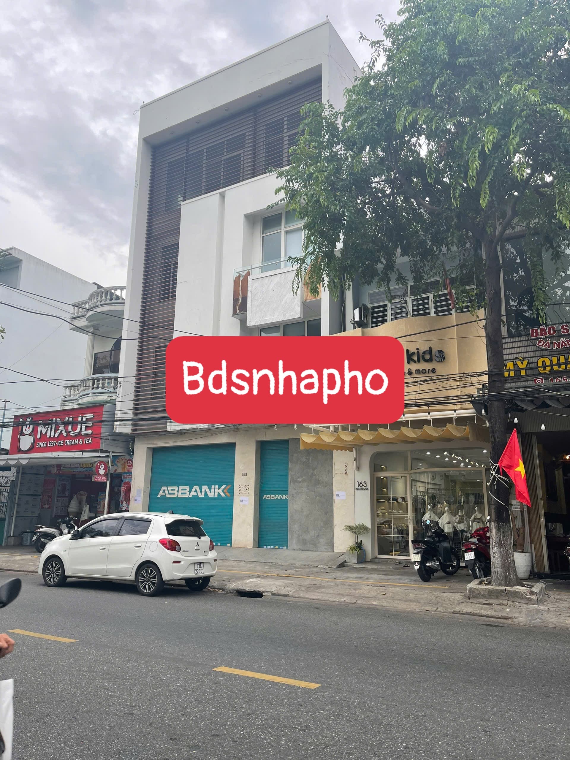 Mặt bằng trống suốt 2 tầng đường Núi Thành, phù hợp kinh doanh đa ngành nghề