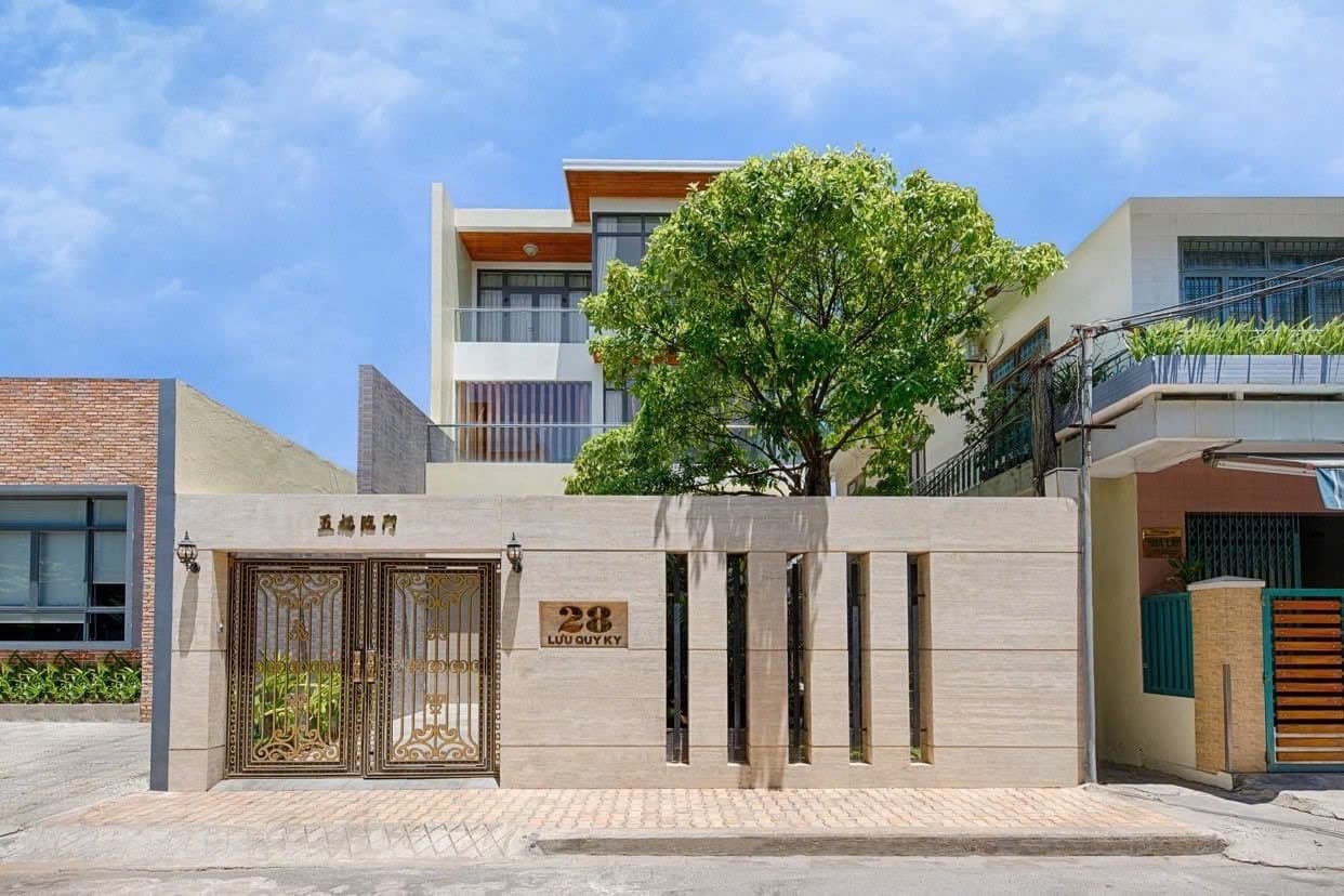 Biệt thự 3,5 tầng 450m2 tại LƯU QUÝ KỲ, phù hợp để ở