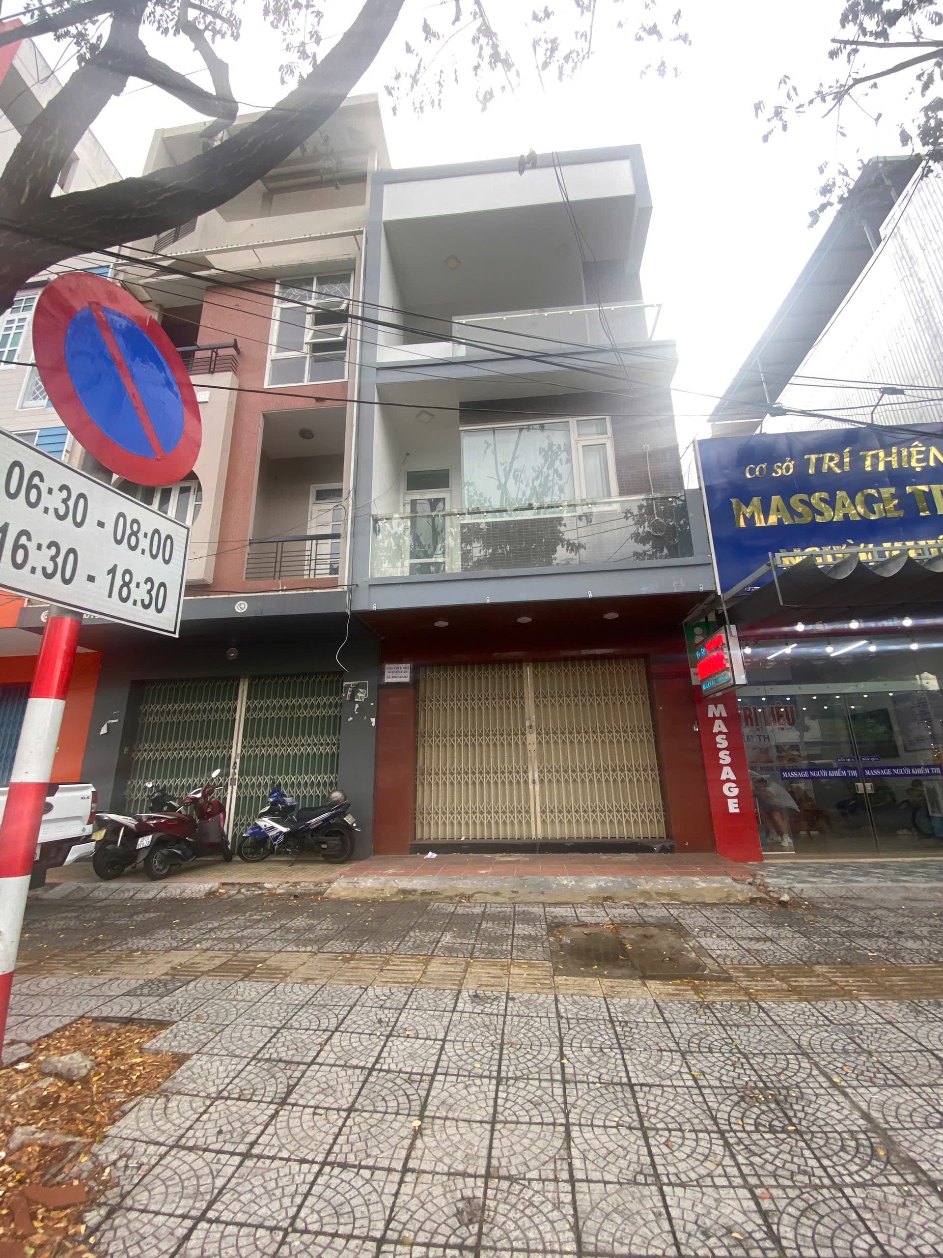 Nhà nguyên căn 3 tầng tại Nguyễn Hữu Thọ, diện tích 120m2, phù hợp để ở và kinh doanh