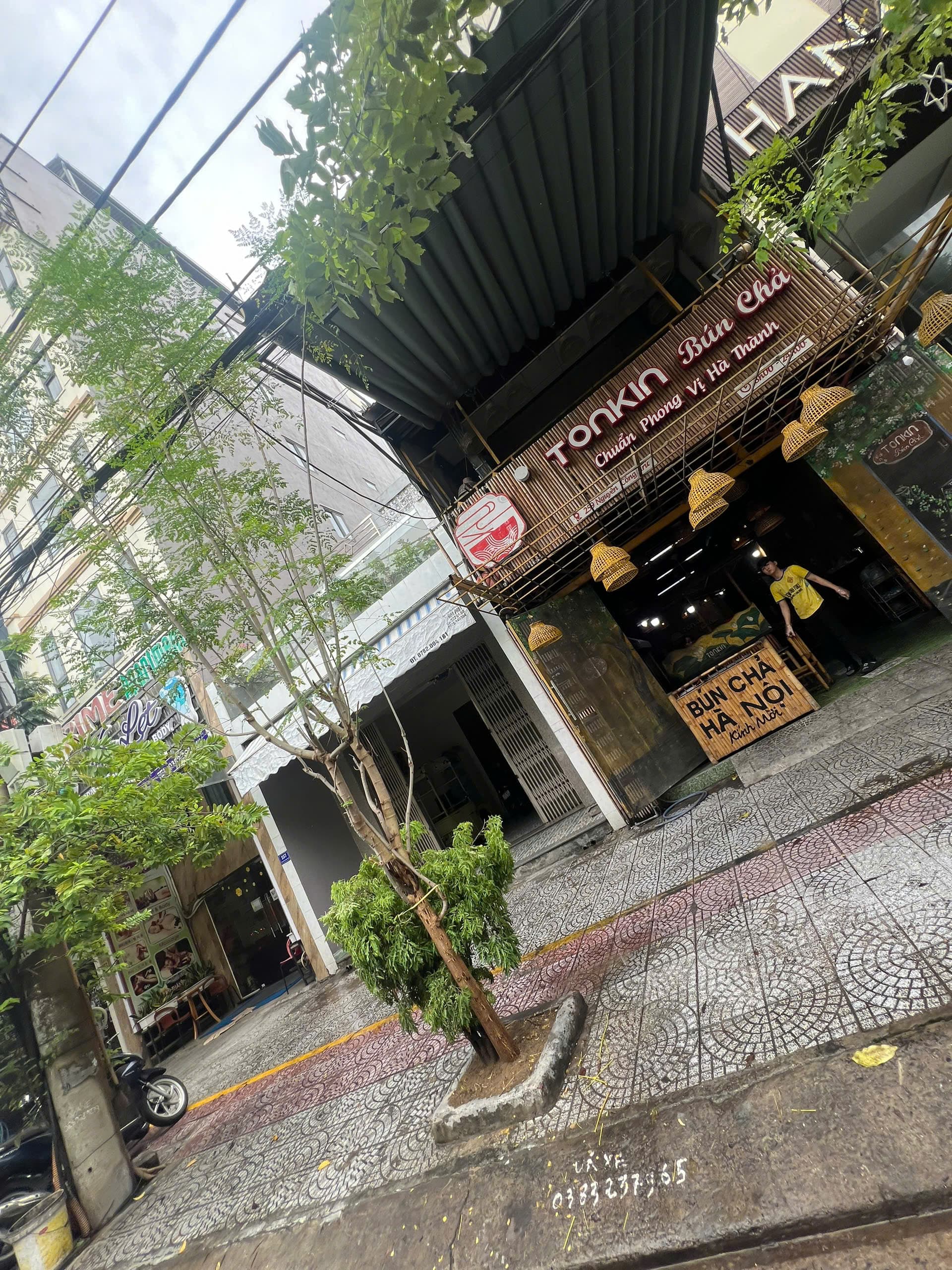 Nhà nguyên căn 2 tầng đường Nguyễn Công Trứ, diện tích 130m2, phù hợp kinh doanh