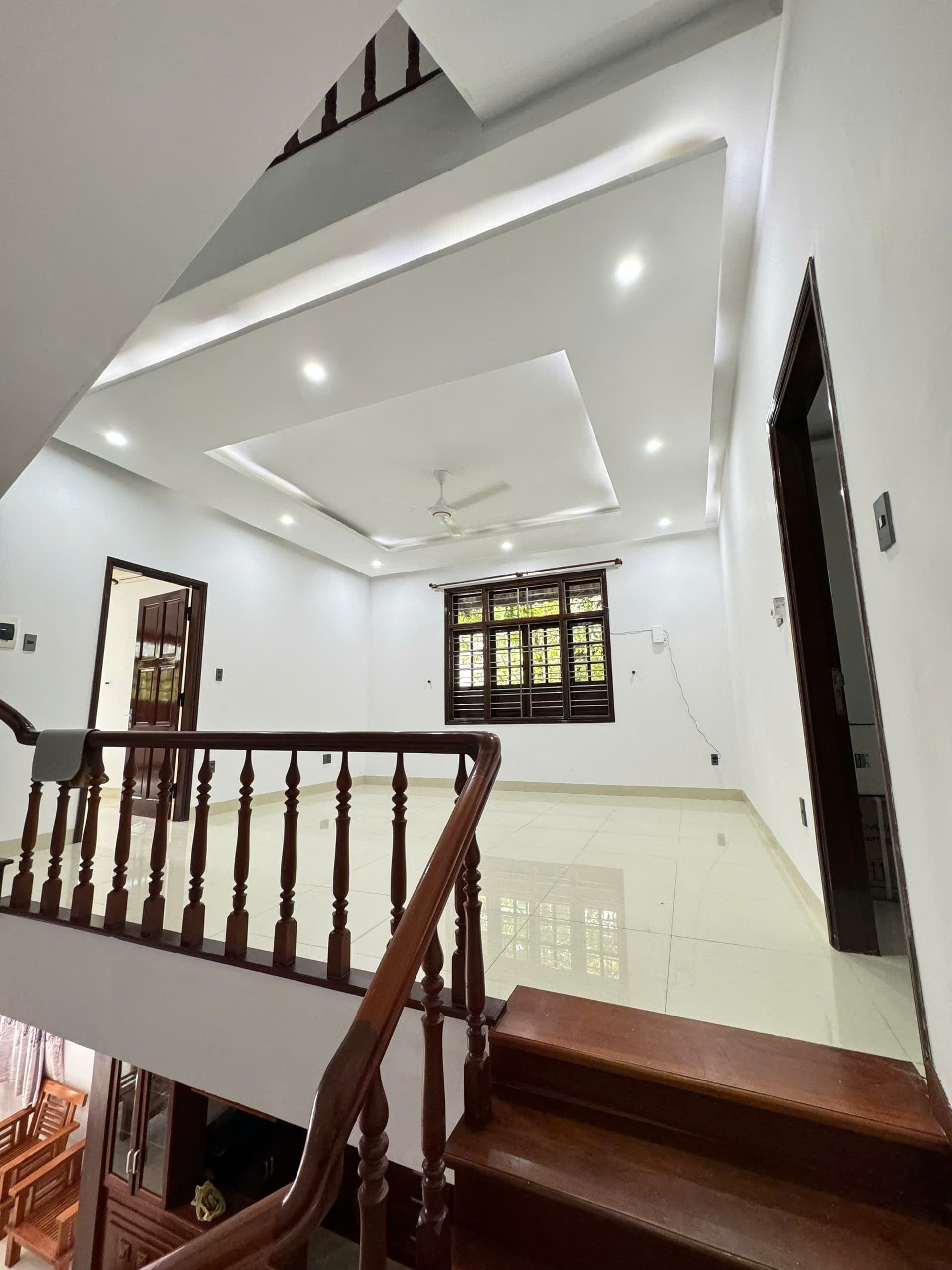 Nhà nguyên căn 3 tầng đường Hoàng Xuân Nhị, diện tích 117m2, cho thuê làm nhà ở - Ảnh 8
