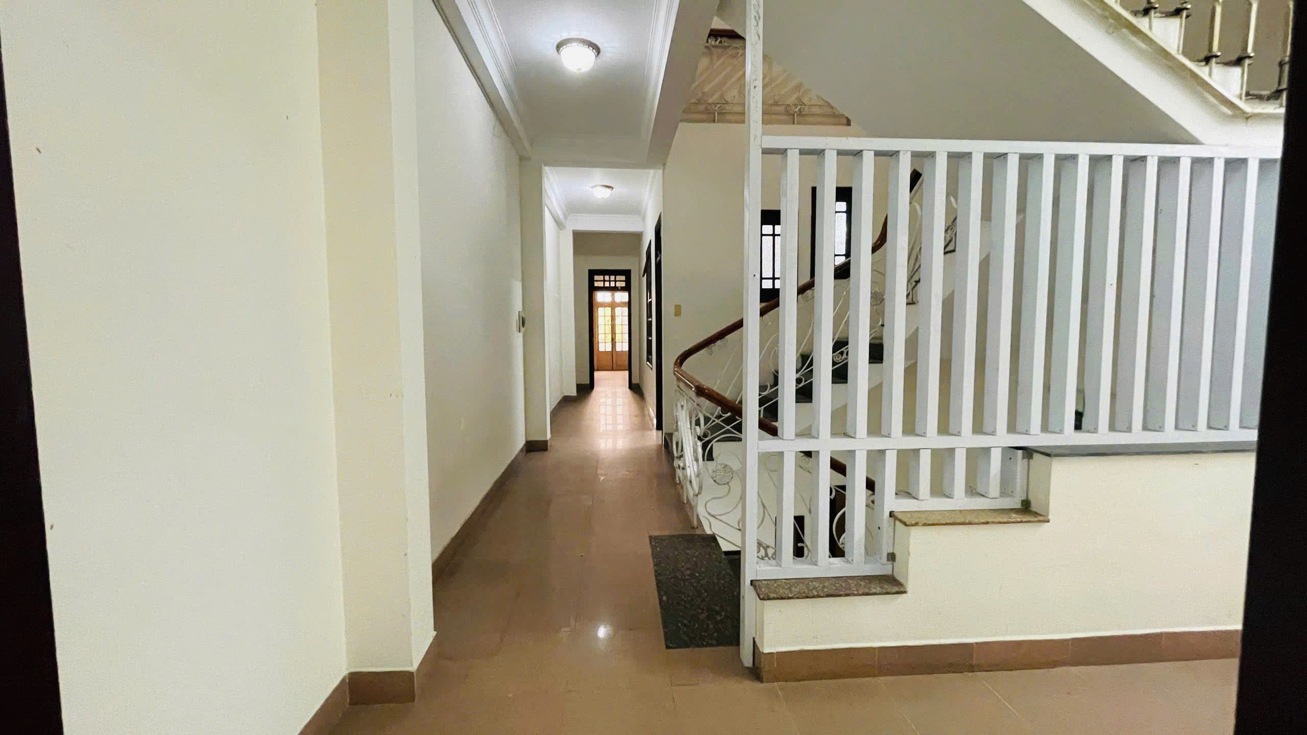 Nhà nguyên căn mặt tiền đường 3 tháng 2, diện tích 125m2, phù hợp làm văn phòng hoặc trung tâm giáo dục - Ảnh 3