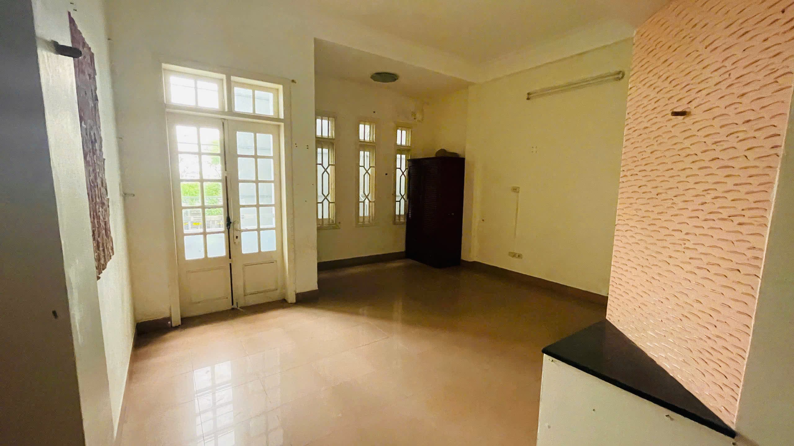 Nhà nguyên căn mặt tiền đường 3 tháng 2, diện tích 125m2, phù hợp làm văn phòng hoặc trung tâm giáo dục - Ảnh 9
