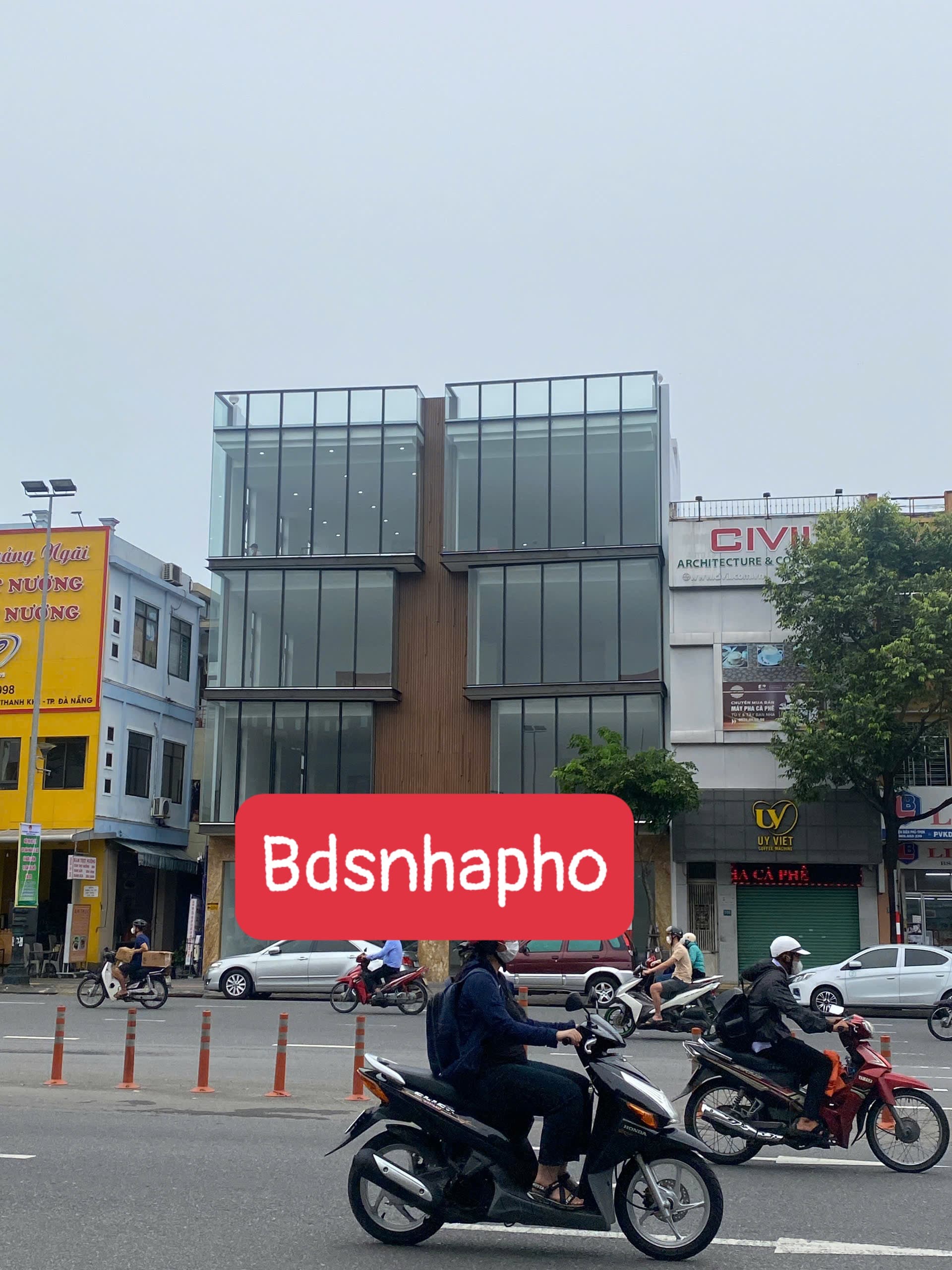Nhà 4 tầng có thang máy tại Điện Biên Phủ, diện tích rộng, các tầng trống suốt