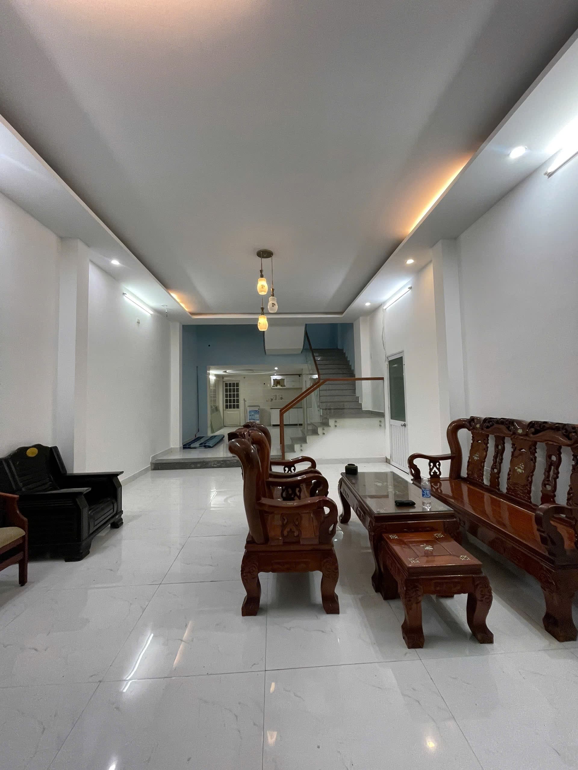 Nhà nguyên căn 3 tầng mặt tiền Bế Văn Đàn, diện tích sử dụng 179m2 - Ảnh 2