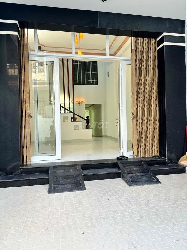 Nhà nguyên căn 2 tầng đường Lê Đình Lý, quận Hải Châu, 105m2, 4 phòng ngủ