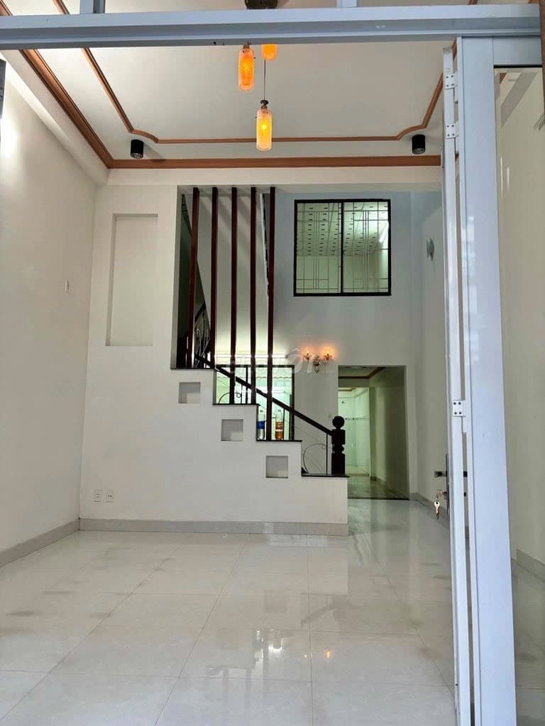 Nhà nguyên căn 2 tầng đường Lê Đình Lý, quận Hải Châu, 105m2, 4 phòng ngủ - Ảnh 2