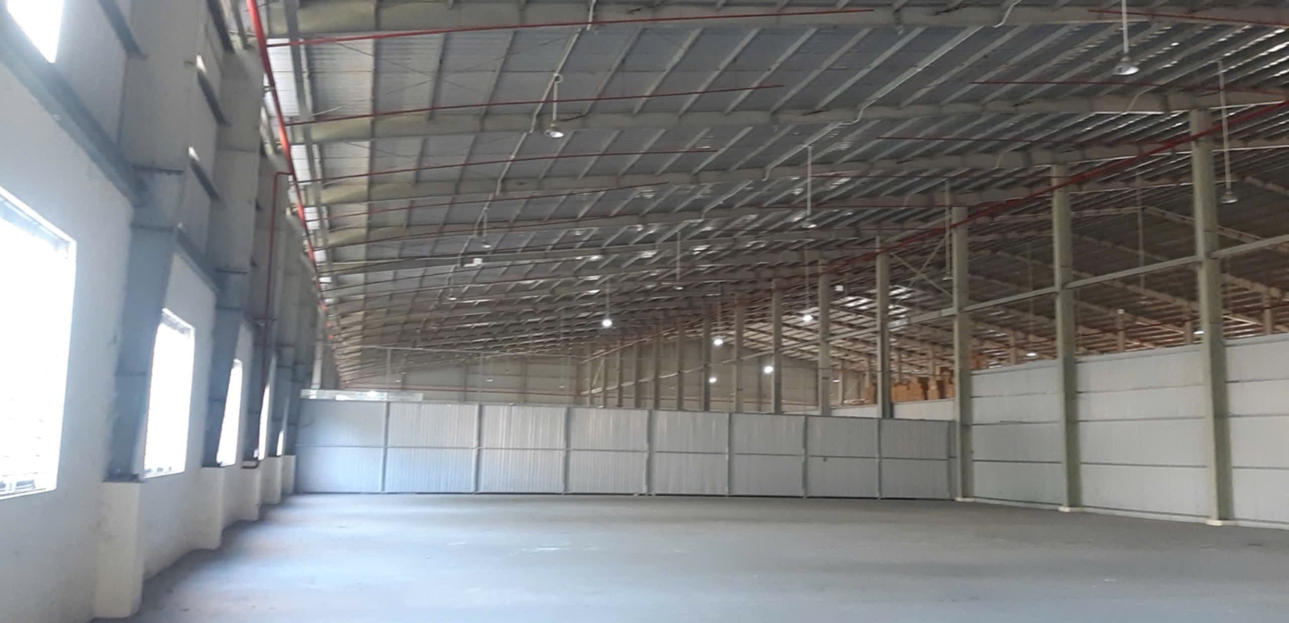 Kho bãi diện tích 1400-1600m2 có phòng cháy chữa cháy trên đường số 3