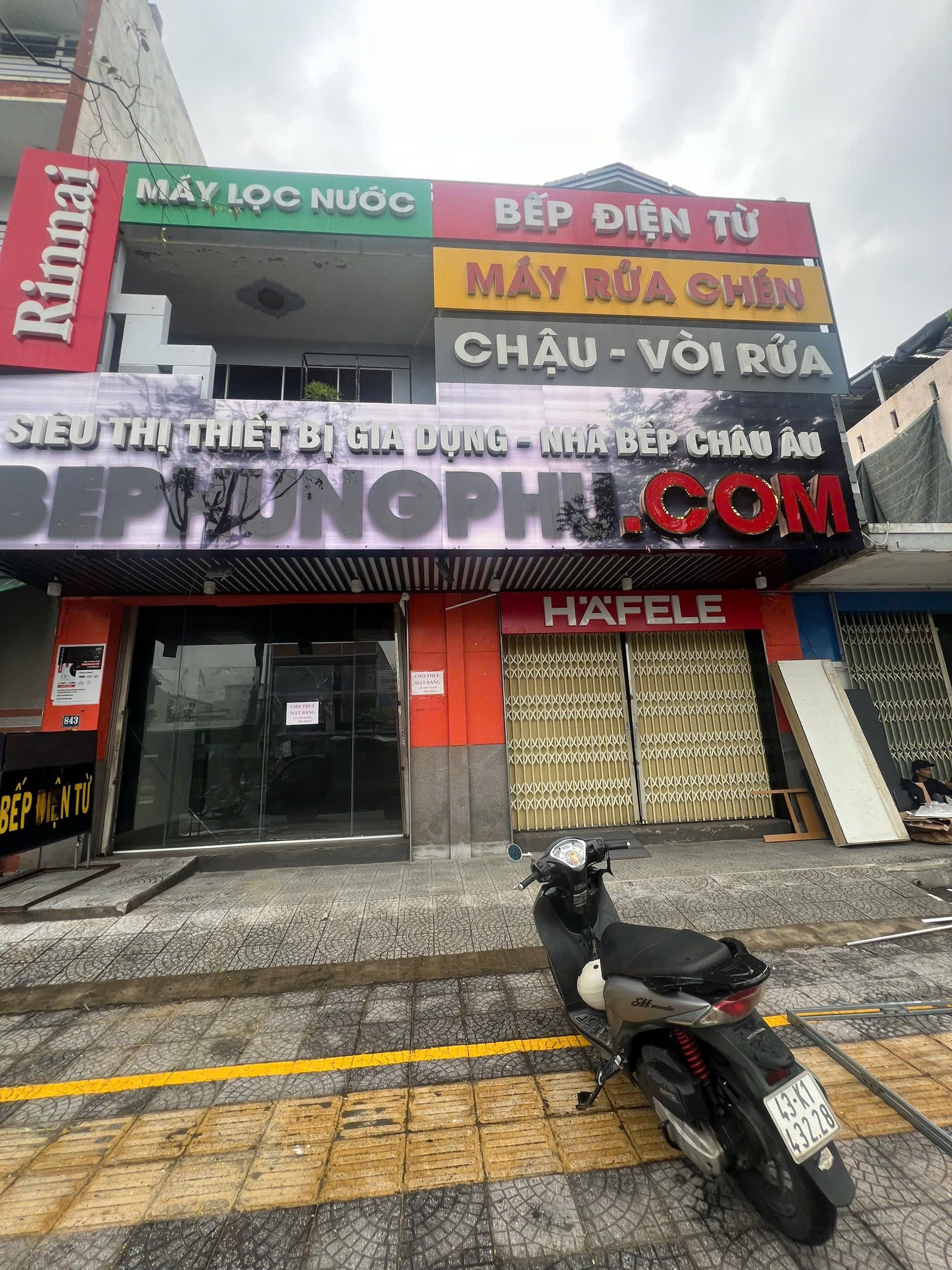 Mặt bằng kinh doanh mặt tiền 10m sâu 15m tại Nguyễn Hữu Thọ, có phòng kho phía sau