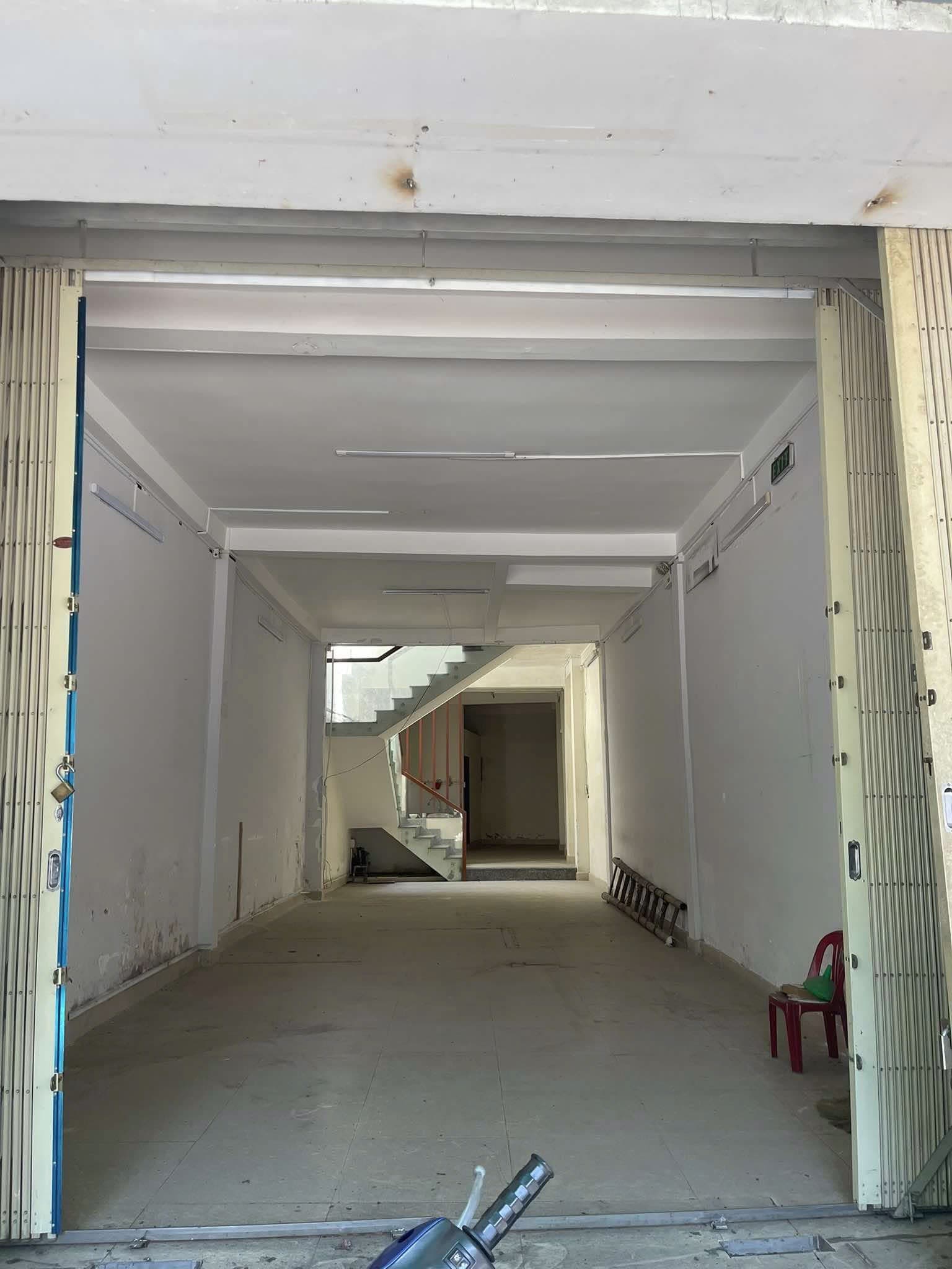 Nhà nguyên căn 2 tầng đường Ông Ích Khiêm - có chỗ ở lại phù hợp kinh doanh tất cả - Ảnh 2
