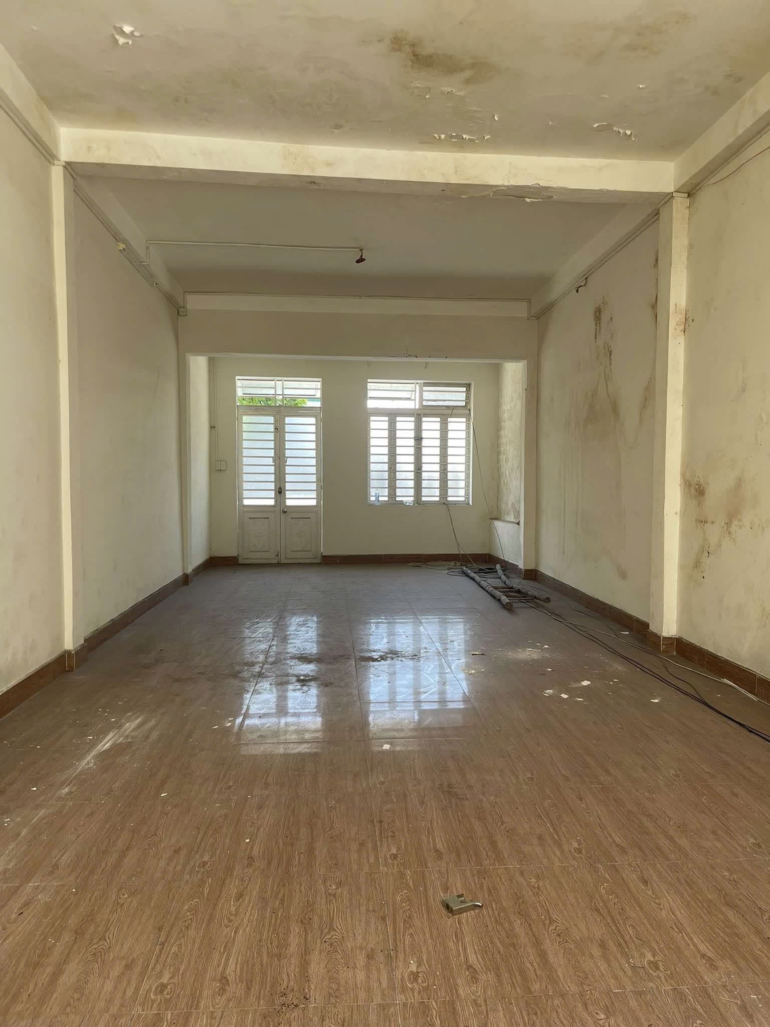 Nhà nguyên căn 2 tầng đường Ông Ích Khiêm - có chỗ ở lại phù hợp kinh doanh tất cả - Ảnh 4