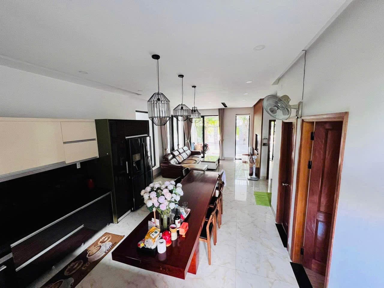 Nhà nguyên căn 7 phòng tại Đỗ Đăng Đệ, Cẩm Lệ, diện tích đất 240m2, phù hợp cho thuê dài hạn