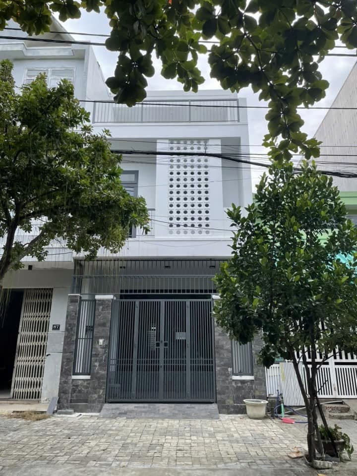 Nhà 2,5 tầng tại Lê Ngân, diện tích sử dụng 200m2, phù hợp làm văn phòng và ở