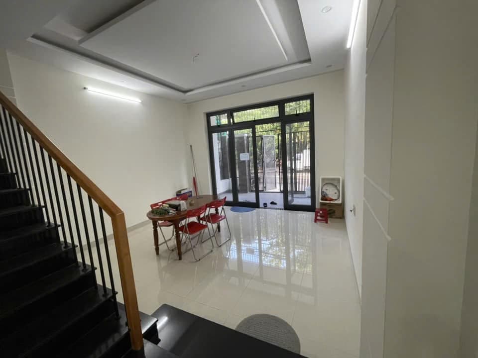 Nhà 2,5 tầng tại Lê Ngân, diện tích sử dụng 200m2, phù hợp làm văn phòng và ở - Ảnh 2