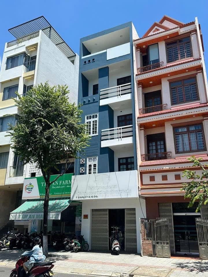 Nhà nguyên căn 5 tầng đường 2 tháng 9, phù hợp để ở hoặc kinh doanh gần cv Apec, Cầu Rồng