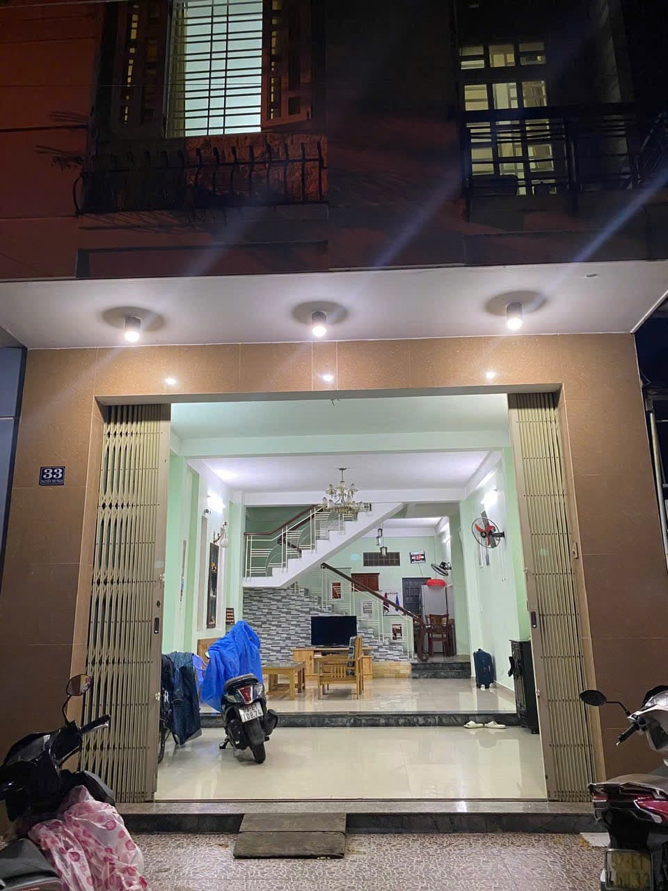 Nhà nguyên căn 3 tầng gần chợ Phú Lộc, diện tích 80m2, phù hợp kinh doanh và ở