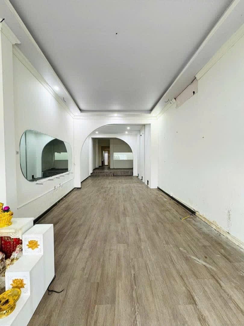 Nhà cấp 4 Hùng Vương mặt tiền rộng 3,8m nở hậu 4,5m dài 28m tại Hùng Vương, phù hợp kinh doanh - Ảnh 2