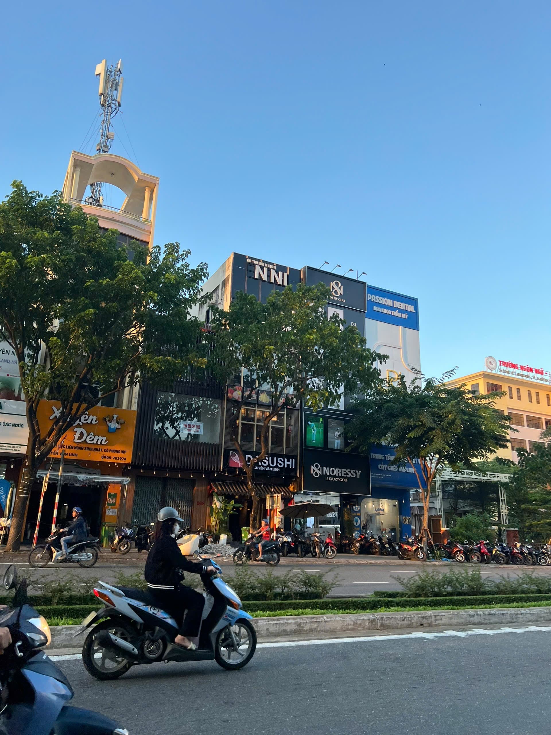 Nhà nguyên căn Nguyễn Văn Linh  3 tầng diện tích 4.5x24m, nhà mới, phù hợp ở và kinh doanh