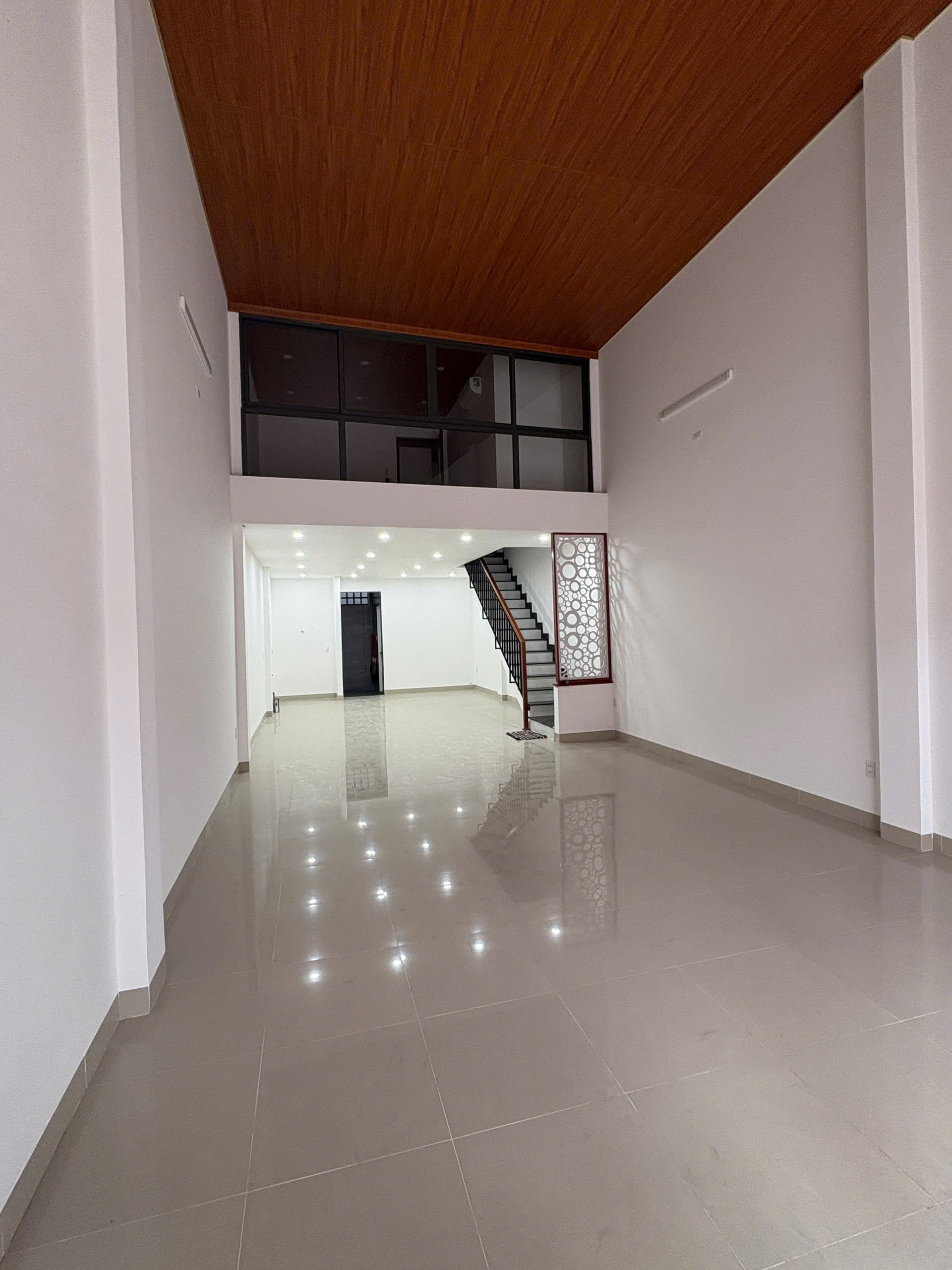 Nhà nguyên căn cấp 4 gác lửng HÀ HUY TẬP