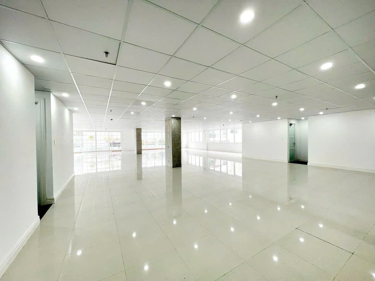 VĂN PHÒNG DIỆN TÍCH TRÊN 600M2 TẠI TÒA NHÀ ĐƯỜNG NÚI THÀNH 