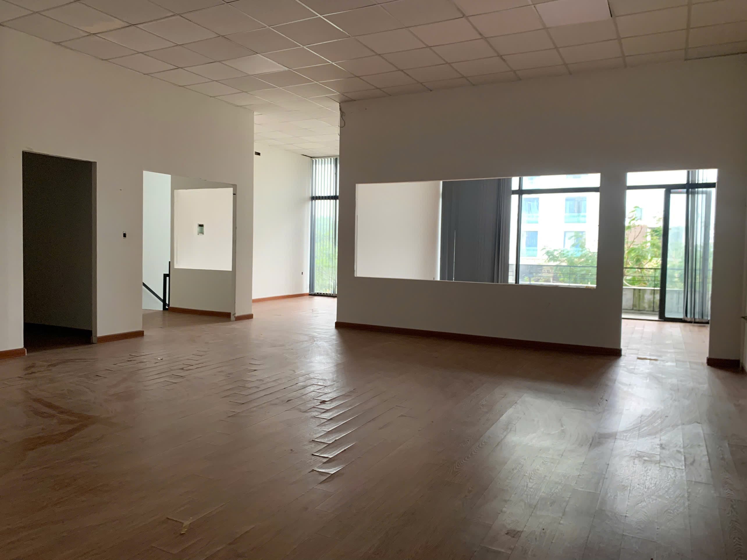 VĂN PHÒNG 180M2 ĐƯỜNG HỒ XUÂN HƯƠNG, FREE 1 THÁNG SETUP 