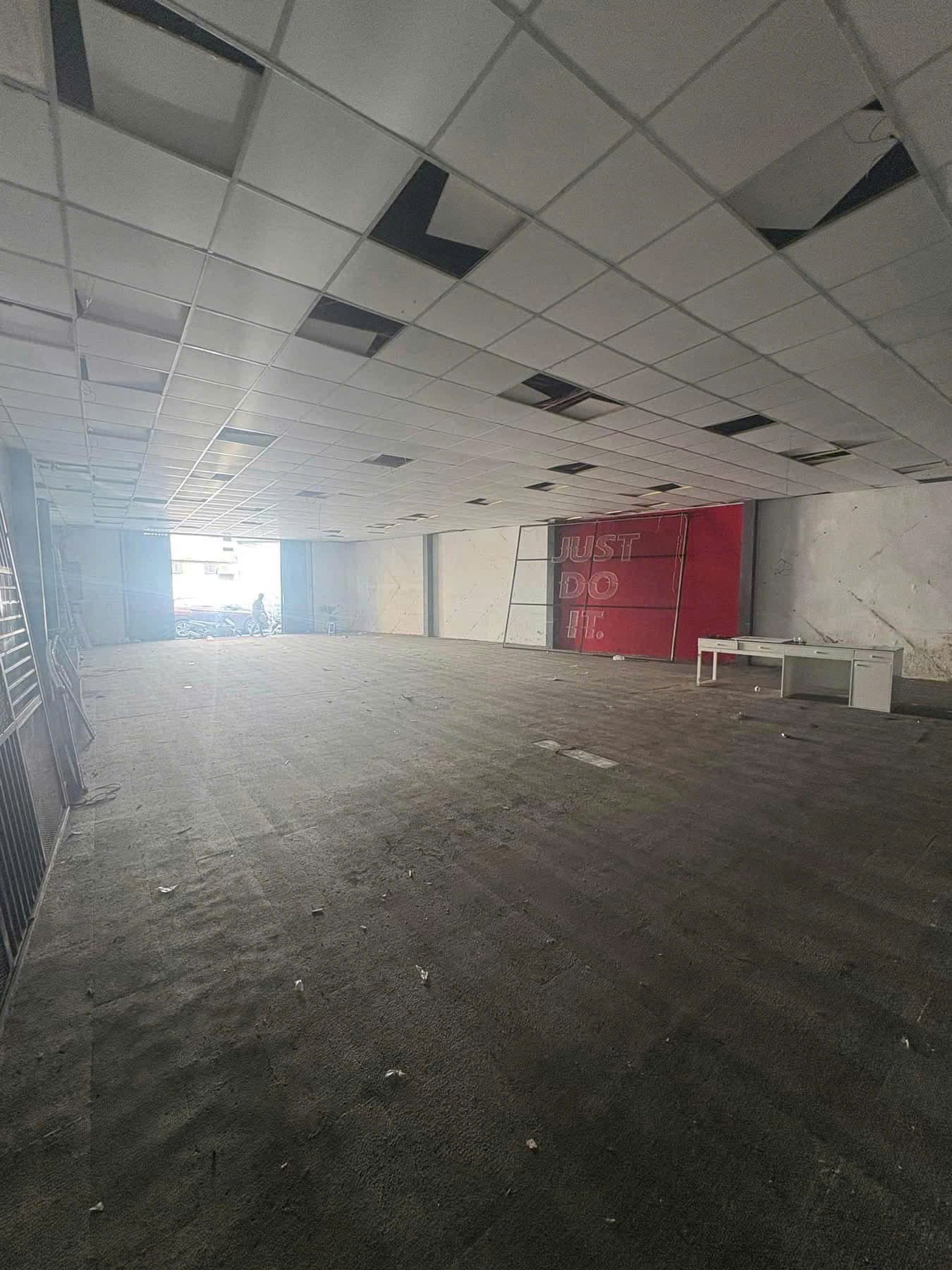 Nhà nguyên căn NGUYỄN HỮU THỌ diện tích 280m2