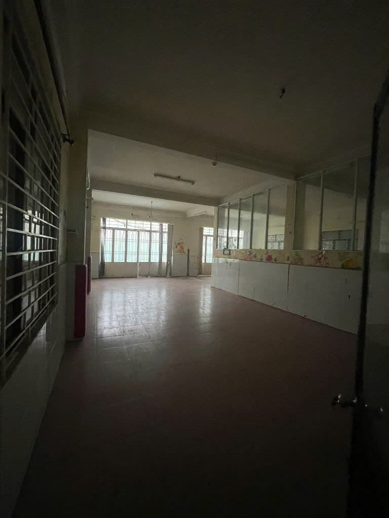 Nhà nguyên căn 3 tầng đường Nguyễn Sơn Trà - Ảnh 4