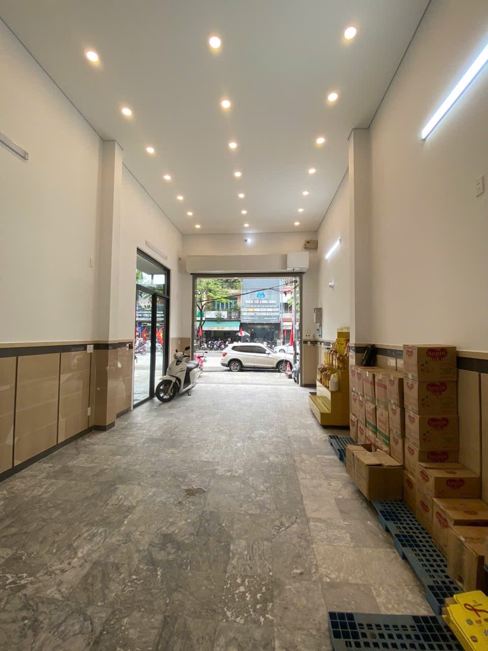Nhà nguyên căn tầng 1 và lửng diện tích 4,5x22m tại Hàm Nghi, quận Hải Châu