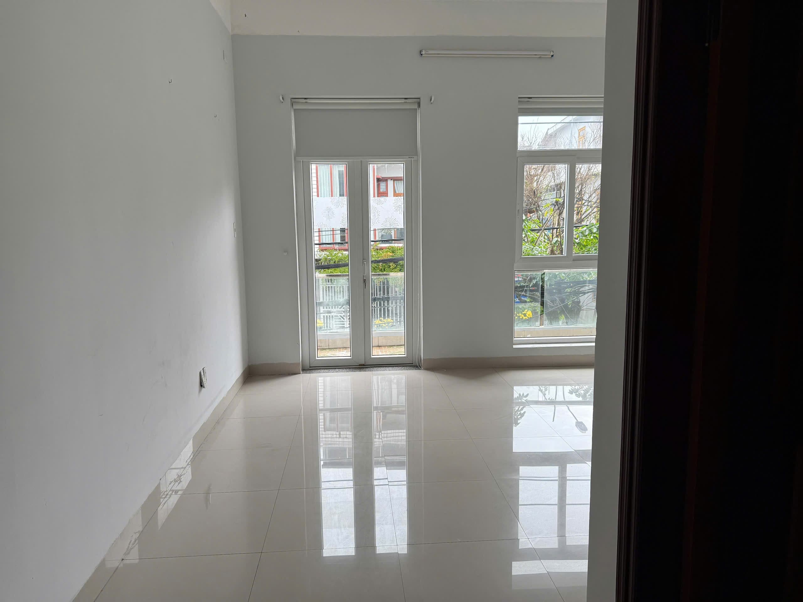 Nhà nguyên căn 3 tầng đường Nguyễn Tri Phương - Ảnh 3