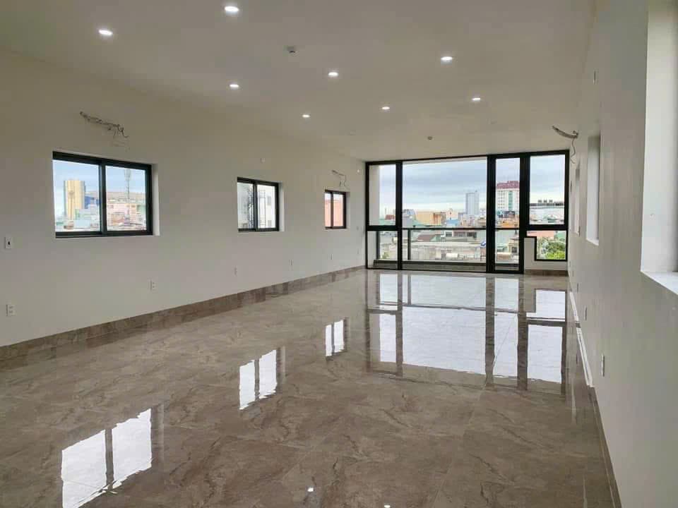 Nhà nguyên căn 5 tầng mặt tiền đường Hải Phòng, diện tích 135m2, phù hợp kinh doanh - Ảnh 2