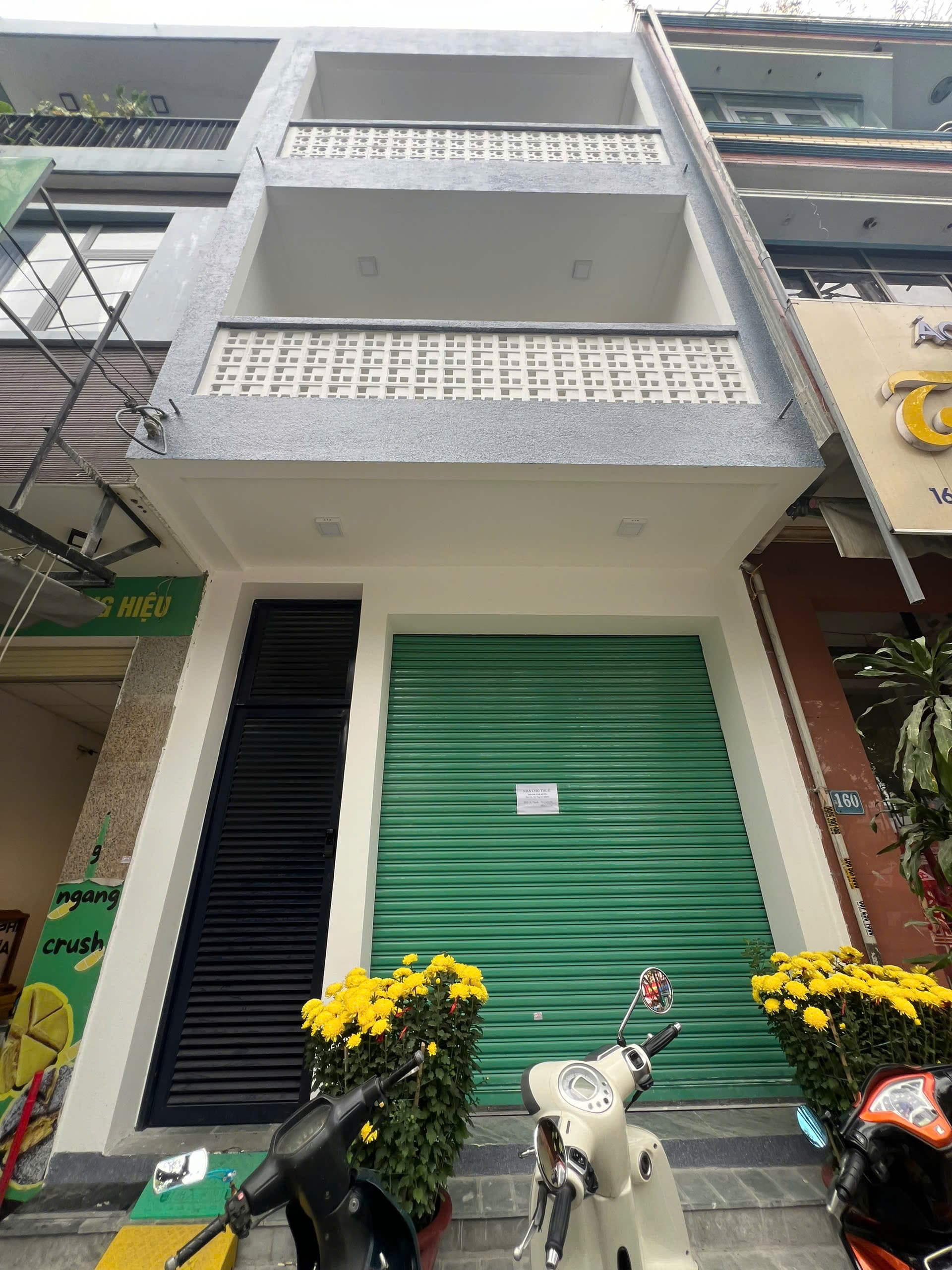 Nhà nguyên căn 3 tầng đường Ông Ích Khiêm hần trường học, vp, phù hợp kinh doanh 