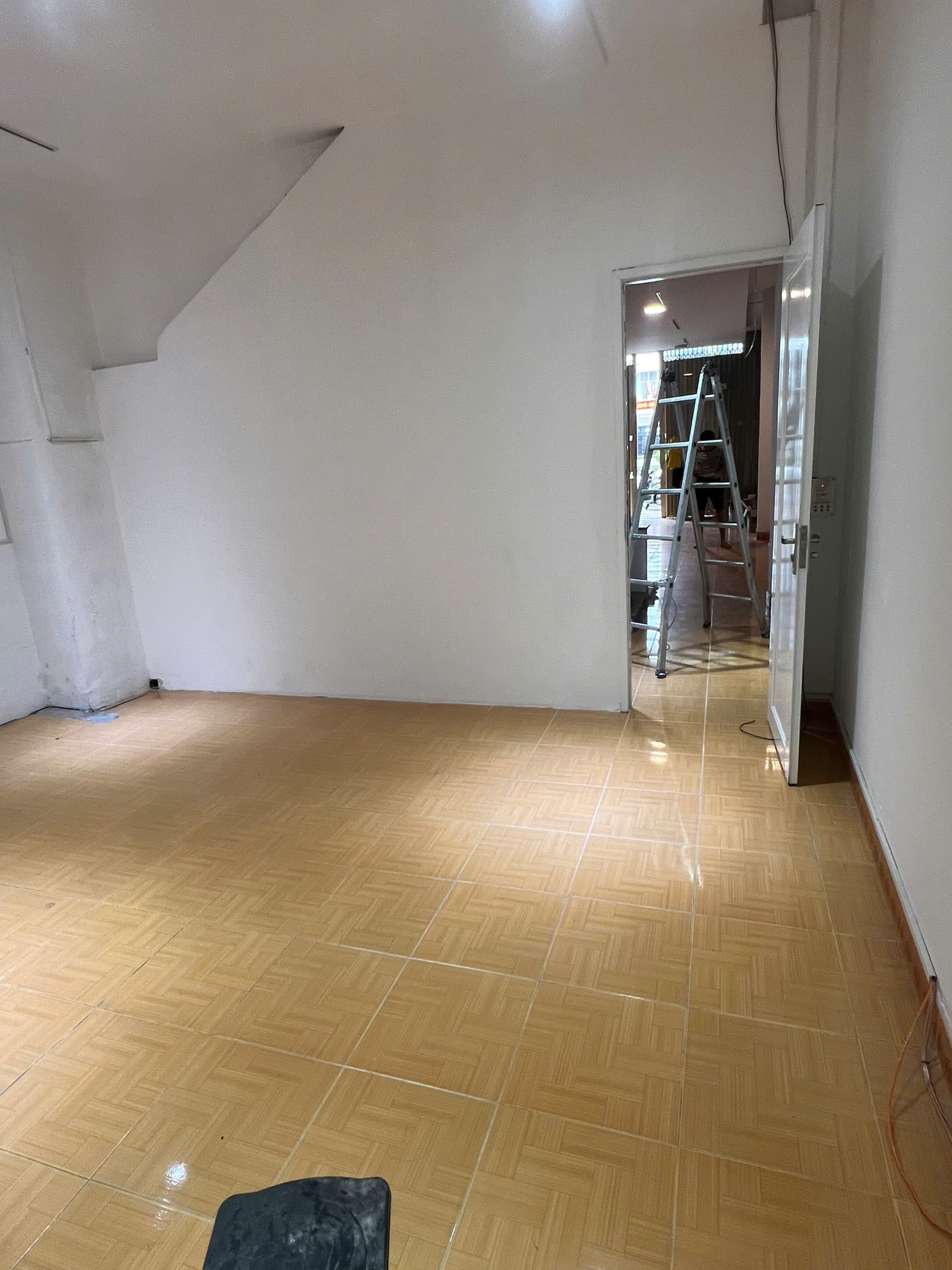 Nhà nguyên căn 3 tầng đường Điện Biên Phủ 